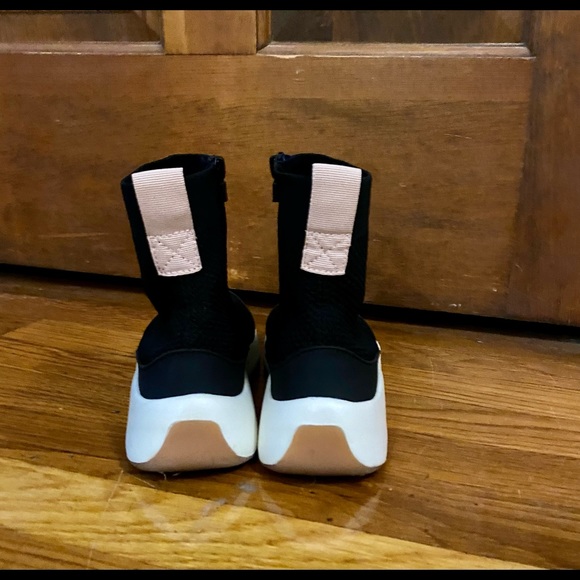 Zara stretchable boots. - Picture 6 of 7